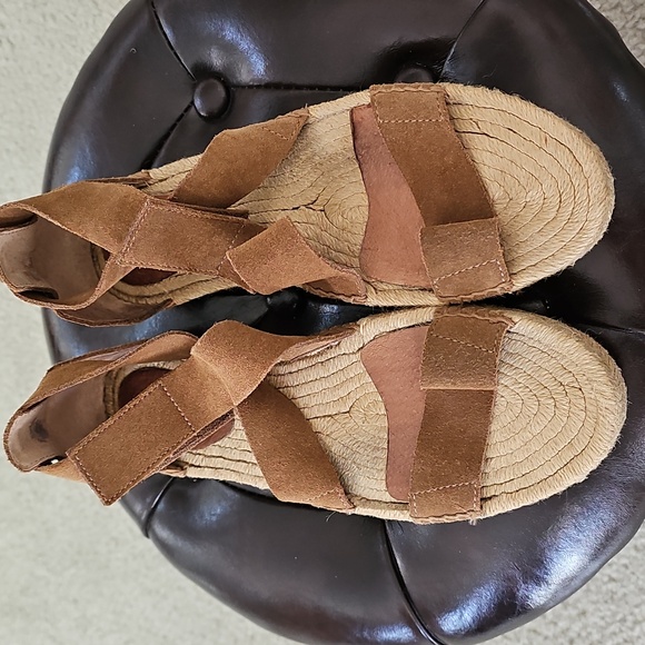 🌼HP🌼UGG Women's Mila Gladiator Espradille Chestnut Suede Sandals 8.5 - Picture 2 of 14